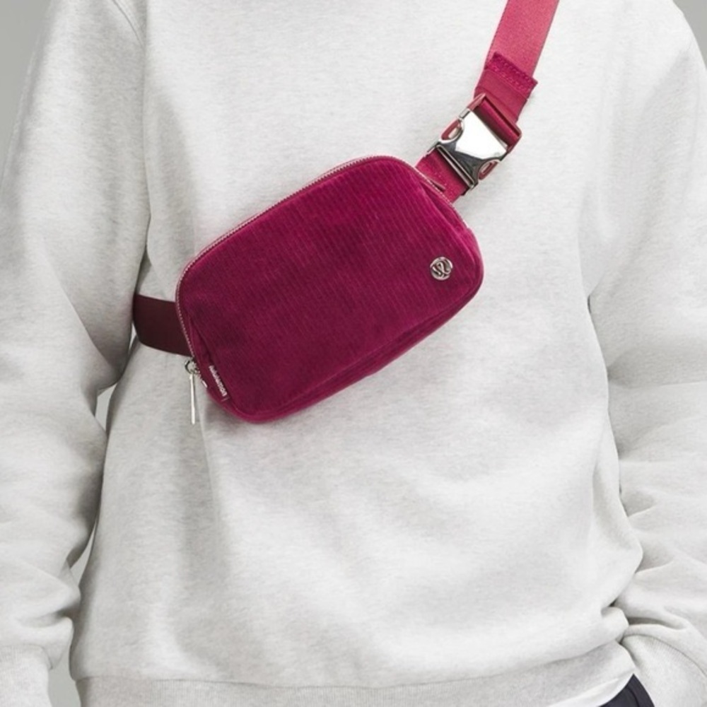 lululemon athletica Belt Bag